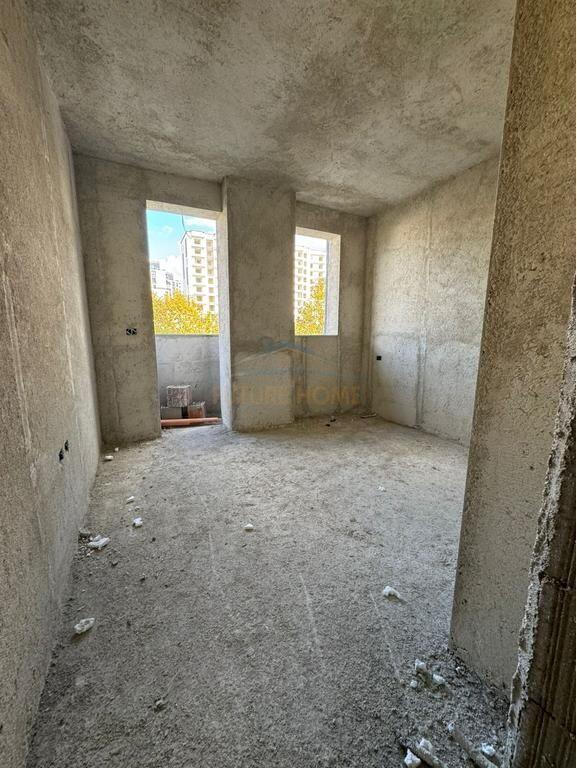 Shitet, Apartament 2+1+2, Fusha e Aviacionit, Tiranë.