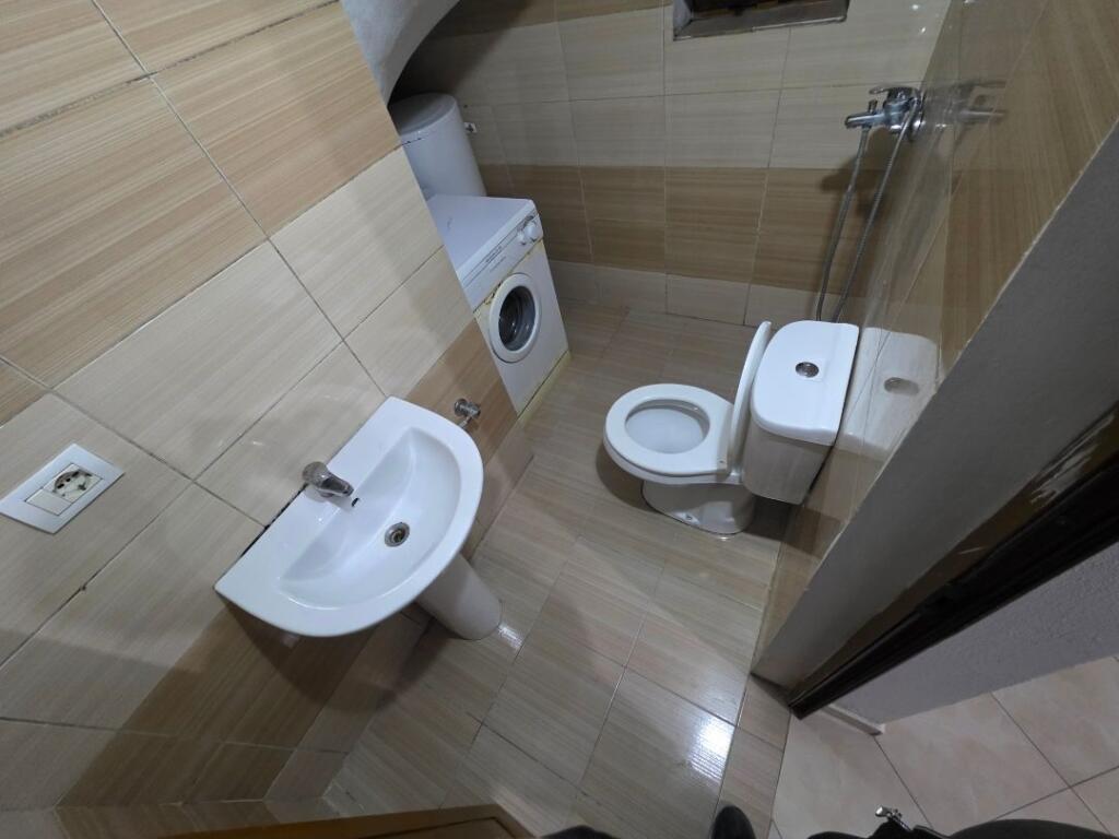 5 Maji Jepet Apartament 1+1 Me Qera