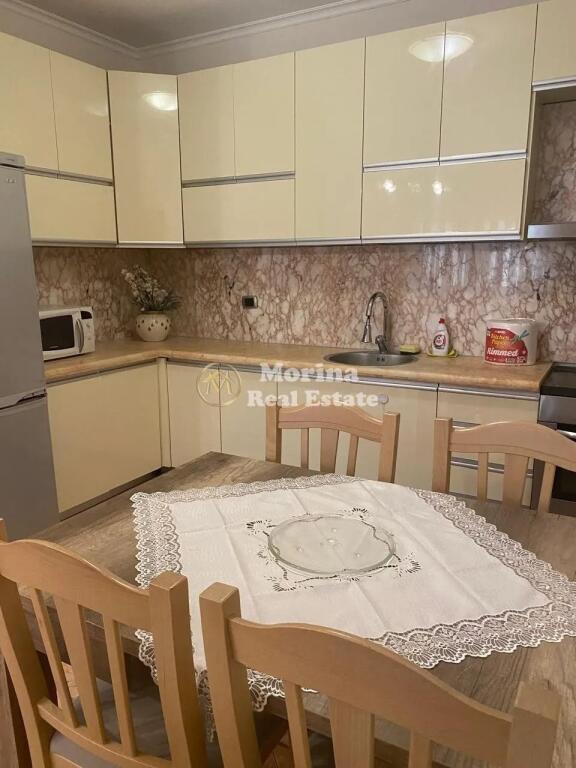 Qera, Apartament 3+1, Rruga Elbasanit, 1000 euro/muaj