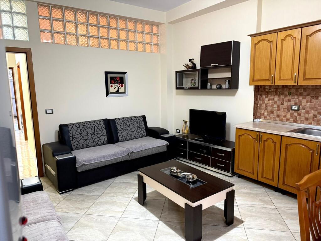 Apartment 1+1, Allias!