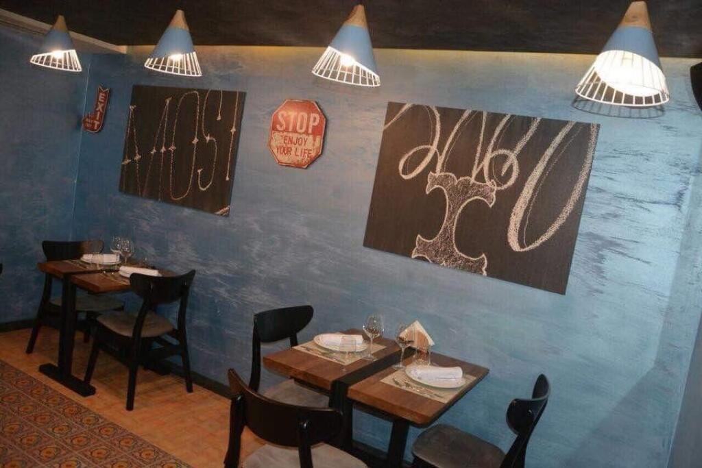🍽️ RESTAURANT FOR RENT – NEAR “DURRËSIT” STREET, OPPOSITE “QEMAL STAFA” SCHOOL, ADJACENT TO HOTEL ELER