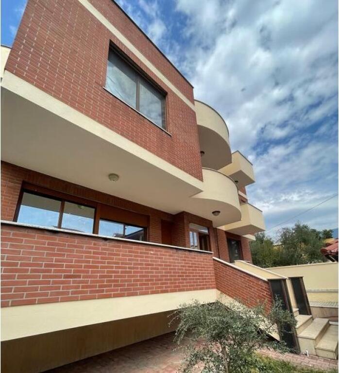 IN AFFITTO VILLA 3 PIANI SULLA COLLINA DEL PRETE