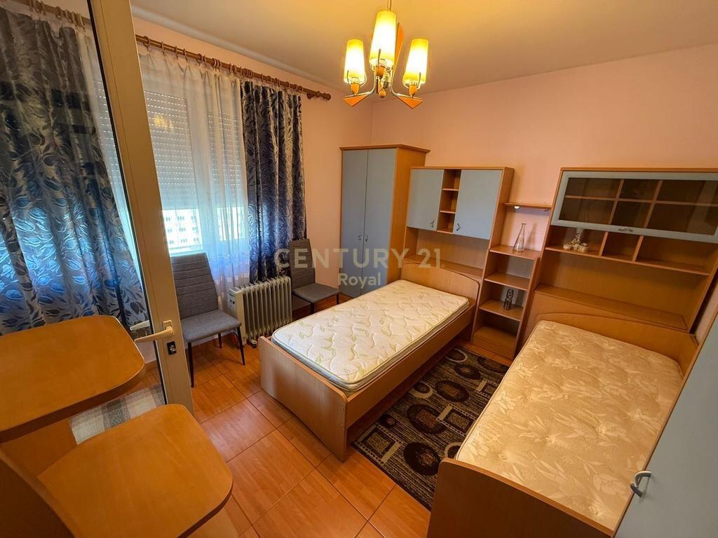 🏡 Jepet me Qira Apartament 2+1+2 – Rruga e Elbasanit, Tiranë