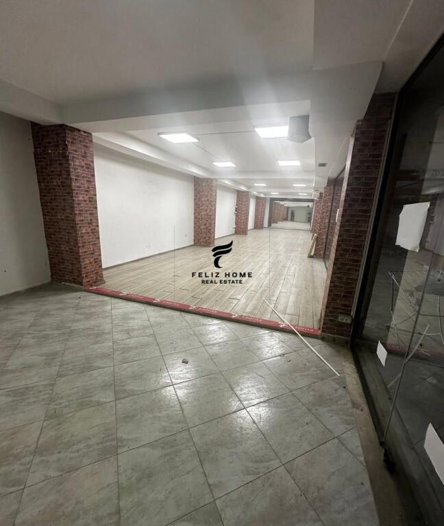 LOCALE IN AFFITTO 150 M2 21 DICEMBRE 700 EURO