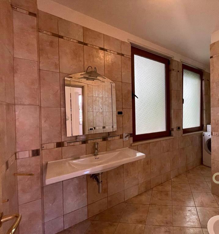 IN AFFITTO VILLA 3 PIANI SULLA COLLINA DEL PRETE