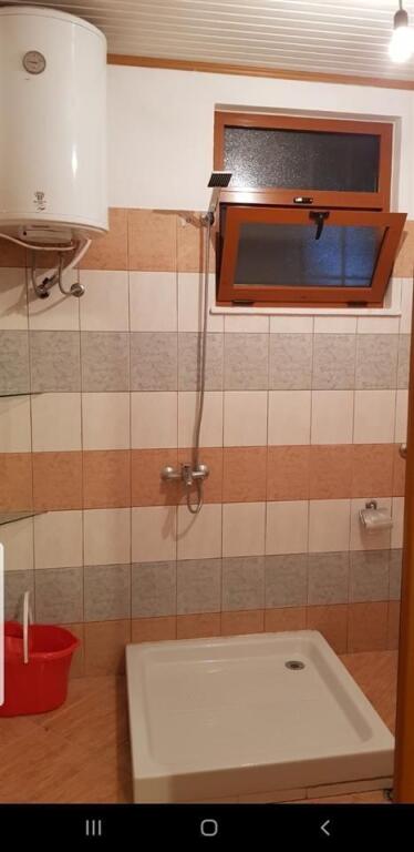 Apartament  1+1 ne  Zonën e 5 Majit  
