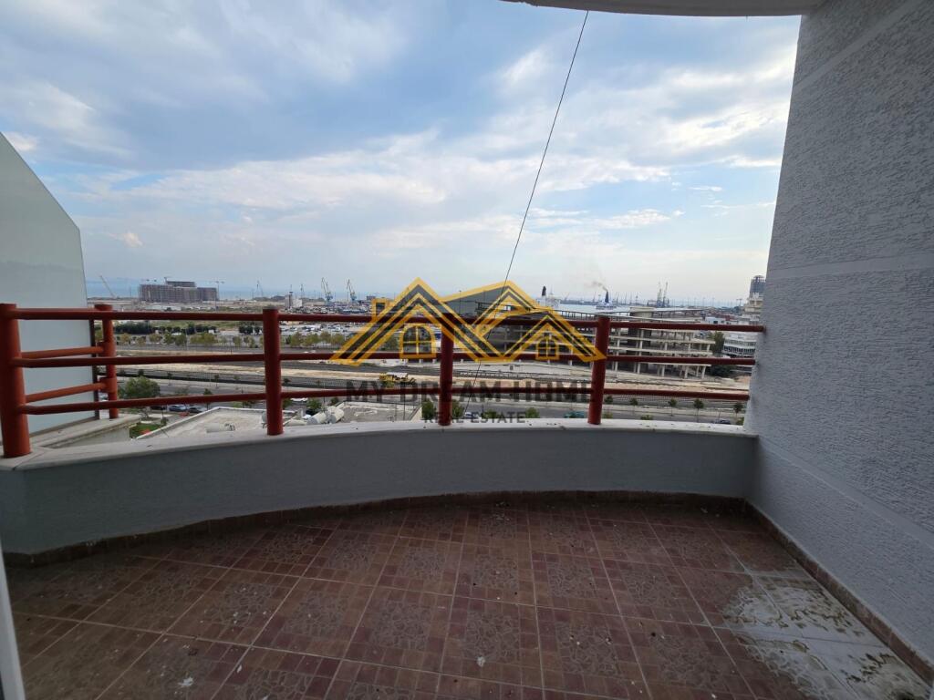 MONOLOCALE IN VENDITA UKD DURRES CON VISTA COMPLETA SUL MARE!!