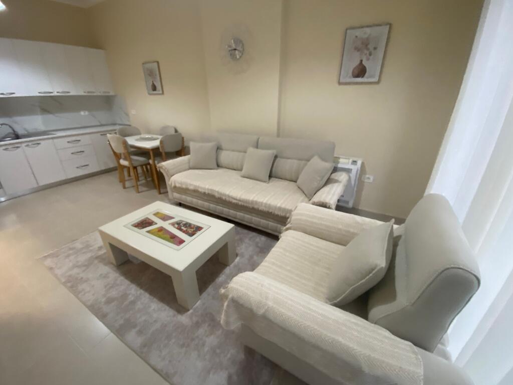 1+1,furnished near square 21,municipal police,price 750 thousand leke