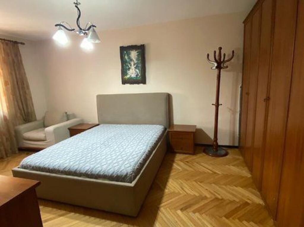 Affitto, Appartamento 2+1, Myslym Shyri, Tirana.