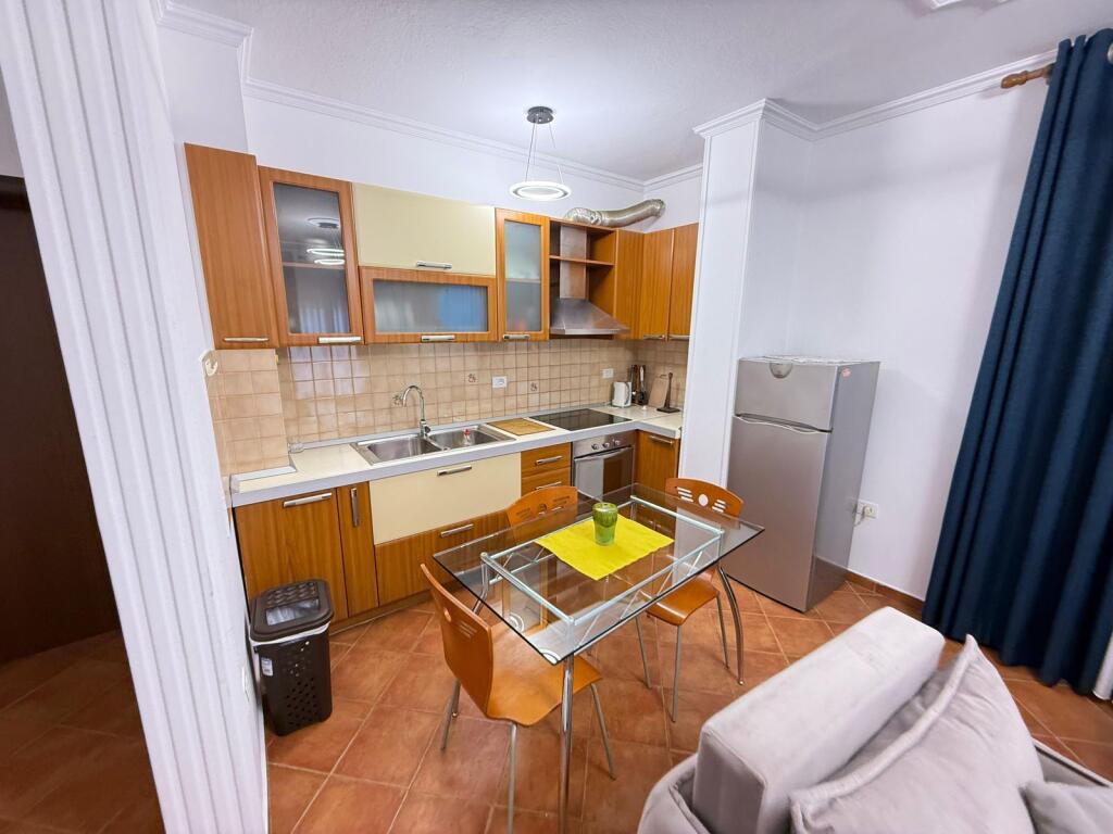 🏠 Jepet me qira apartament 1+1 📍 Zona: Myslym Shyri, Tiranë
