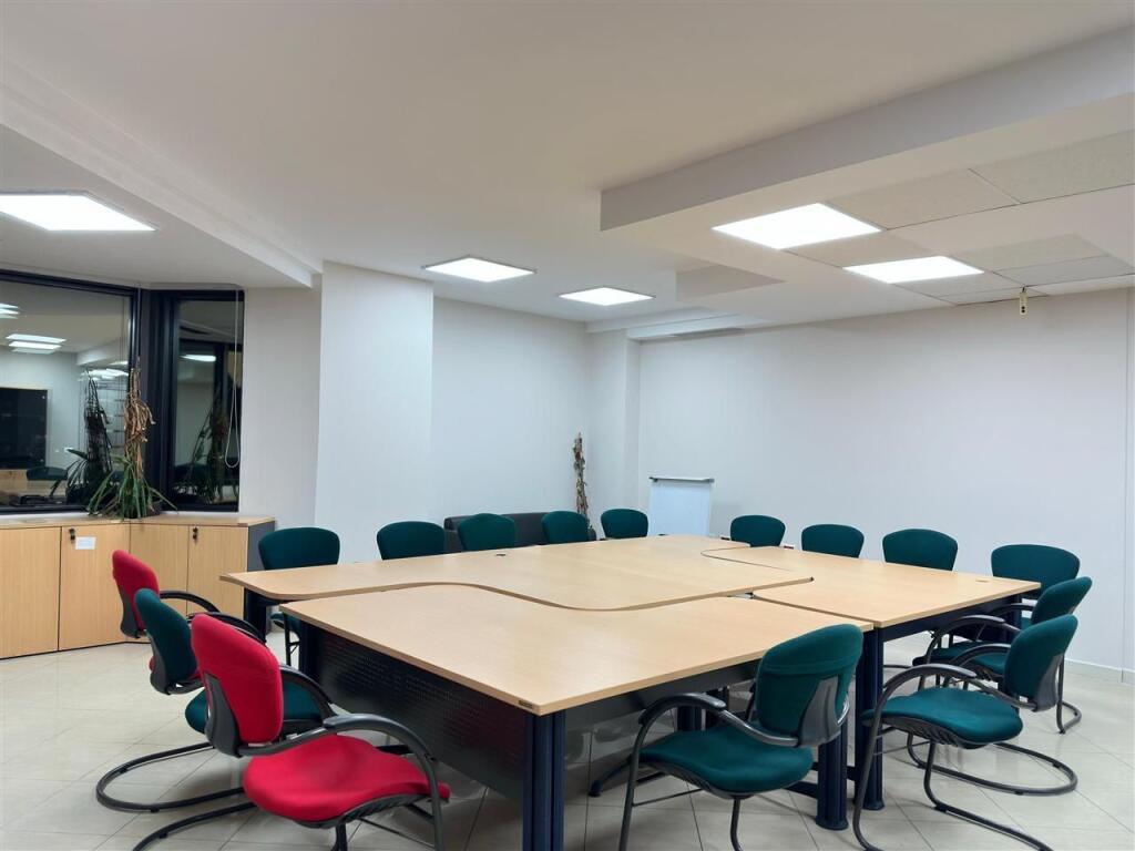 🏡 Jepet Ambient per zyre me qira ne Bllok