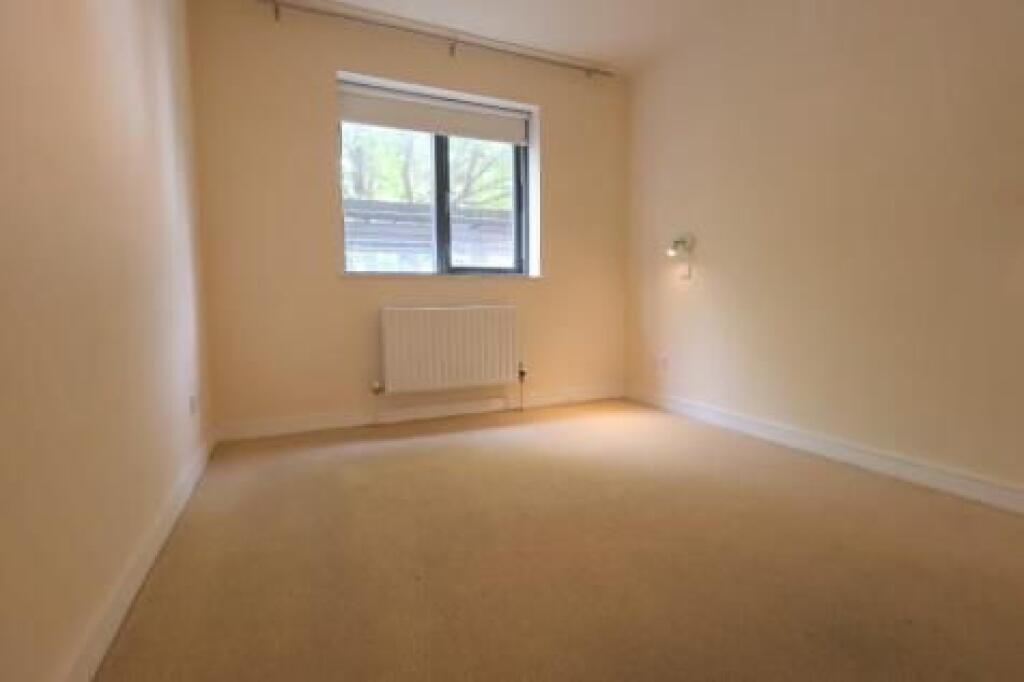 Zyre Me Qera 2+1+Post Parkimi Tek Jordan Misja (ID BZ2730) Tirane