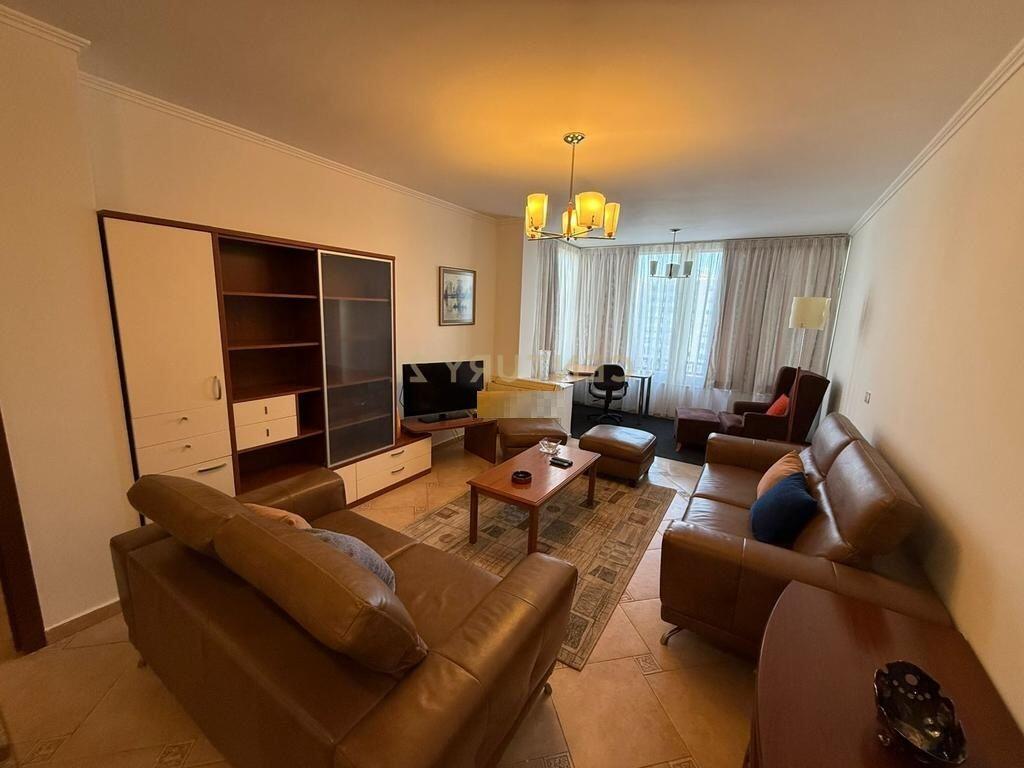 APARTAMENT 2+1+2 ME QERA  TE RRUGA E ELBASANIT
