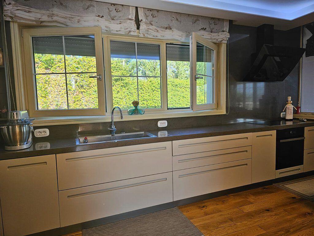 3-Storey Villa for Sale in Lunder Teg