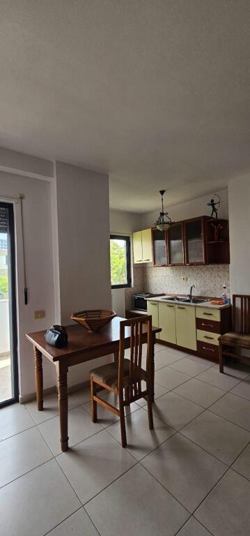 APPARTAMENTO 1+1 IN AFFITTO SHKEMBI KAVAJES, VICINO AL RESORT KAMELIA 340 EURO / MESE (netto)