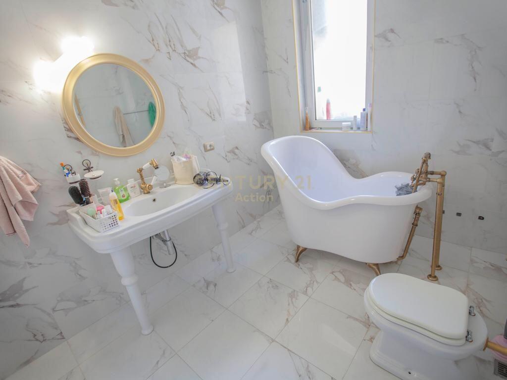 Super Apartment 2+1+2+Parking for rent near the Dry Lake! 1,950 € /Month