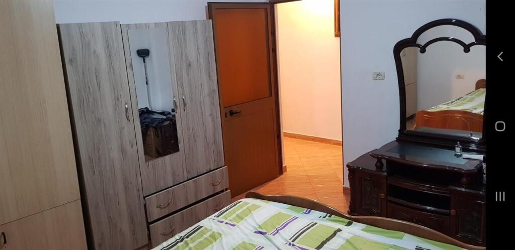 Apartament  1+1 ne  Zonën e 5 Majit  