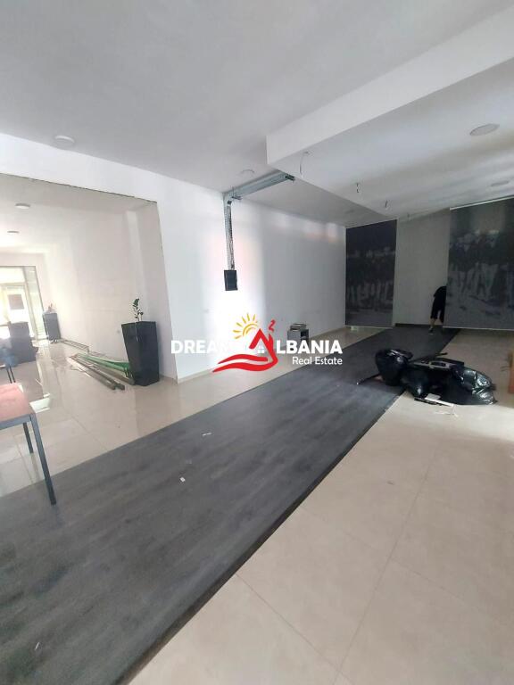 Ambjent biznesi me qera te Liqeni i Thate prane “Kopshtit Zoologjik”, Tirane (ID 42611062)