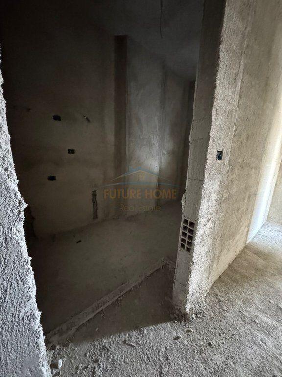 Apartament 2+1+2, ne shitje Fusha e Aviacionit, Tiranë.