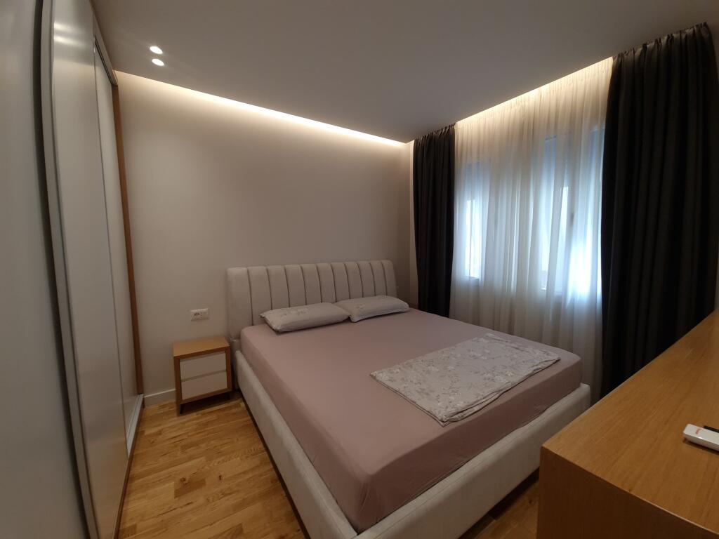 1+1,arredato vicino al residence garden, via Kavaja, prezzo 750 euro