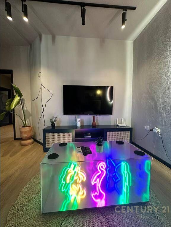 Appartamento 1+1 con balcone in affitto al Boulevard “Zogu i Parë”, Centro, Tirana!