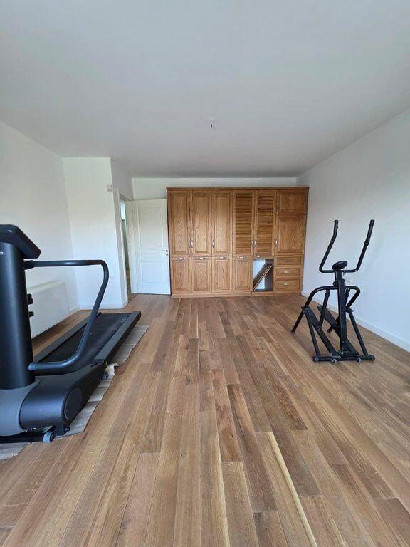 3-Storey Villa for Sale in Lunder Teg