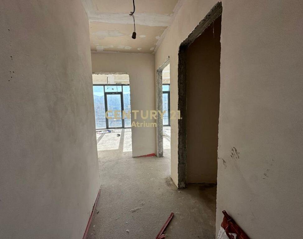 🌅 OPPORTUNITY! Apartment 3+1+3 for Sale – Lake View Residence, Tirana Lake