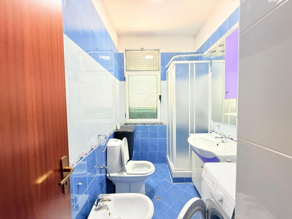 🏢 Locale in Affitto – Blloku (vicino a Colonial) 🌆