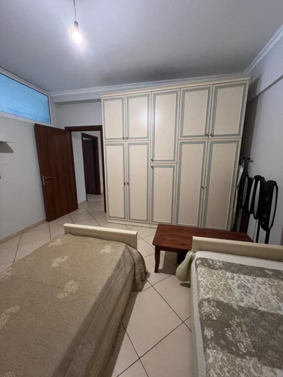 Apartament me qera 2+1 te Liqeni i Thatë!