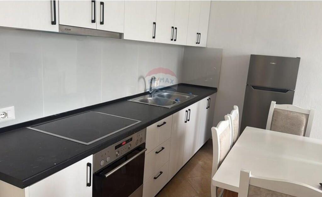 Jepet me qira kati i një vile prane Top Channel!