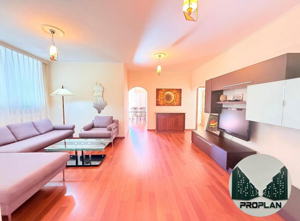 APPARTAMENTO E PARCHEGGIO A BLLOK PER UFFICIO O ABITAZIONE