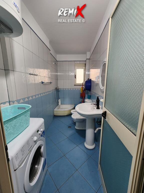 APARTAMENT PER SHITJE PRANE SHKEMBIT TE KAVAJES