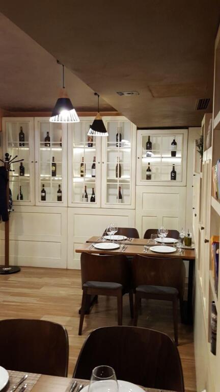 🍽️ RESTAURANT FOR RENT – NEAR “DURRËSIT” STREET, OPPOSITE “QEMAL STAFA” SCHOOL, ADJACENT TO HOTEL ELER