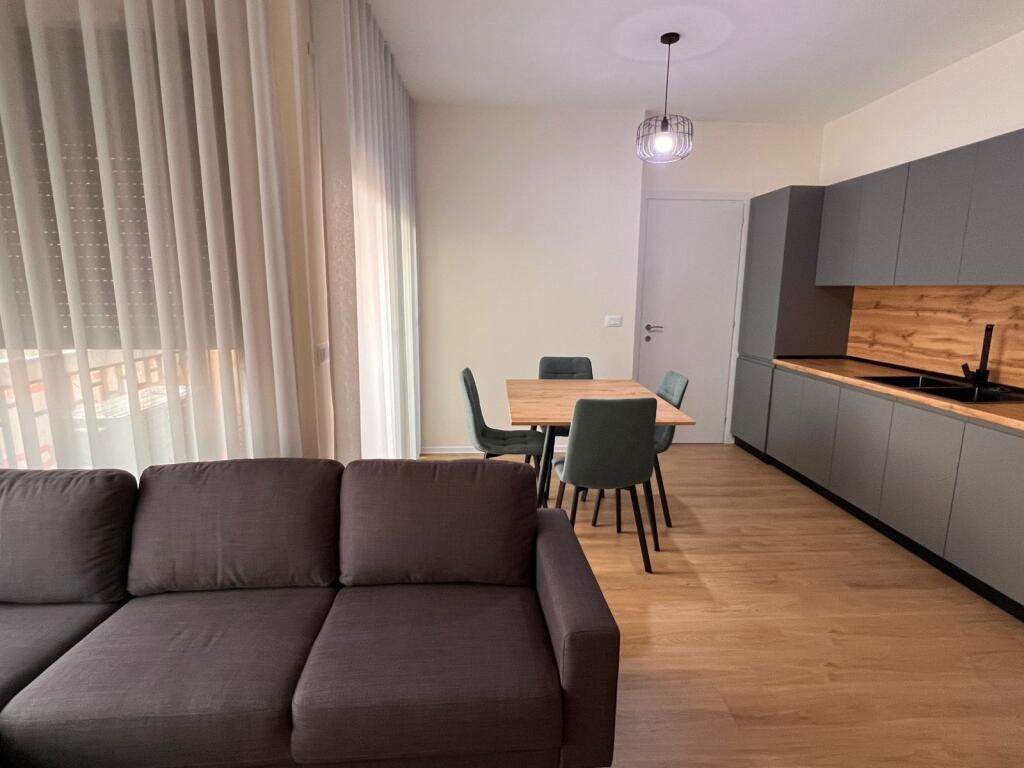 1+1,arredato,con posto auto,affittato per la prima volta,scuola rossa