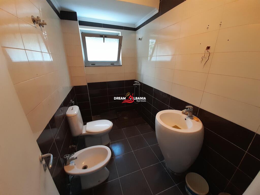 Zyrë me qera ne Rrugen e Bogdaneve prane Ambasades Polake, Tiranë (ID 4261117)