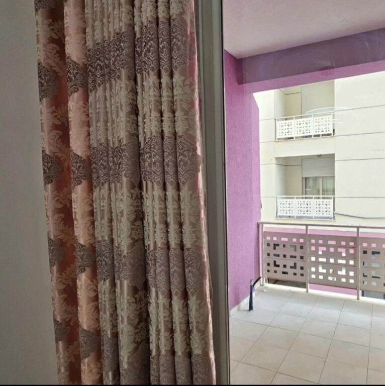 Jepet me qira apartament 1+1+ballkon prane Kopshtit Botanik