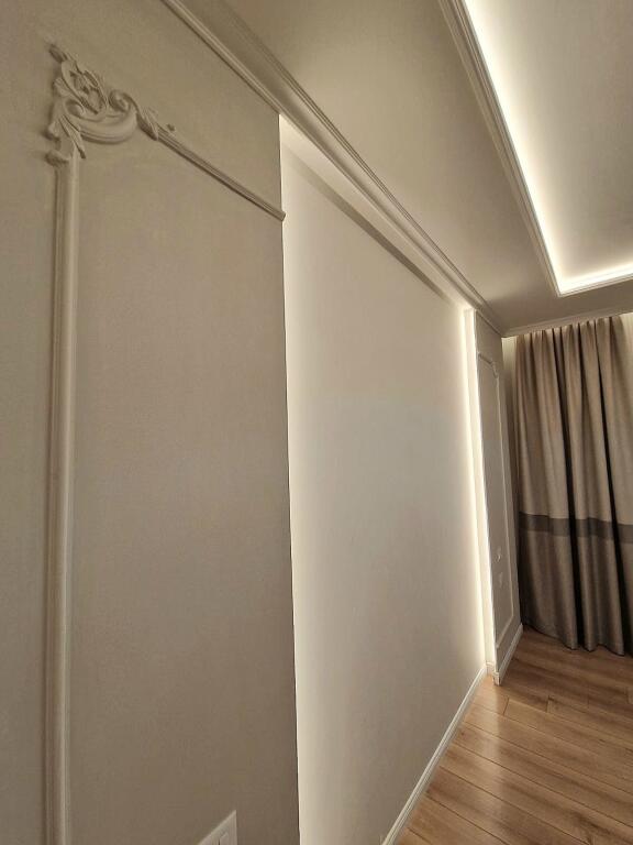 Vila luksi,5 km nga plazhi Qerretit,(hyrje te unazes veriore Kavaje)