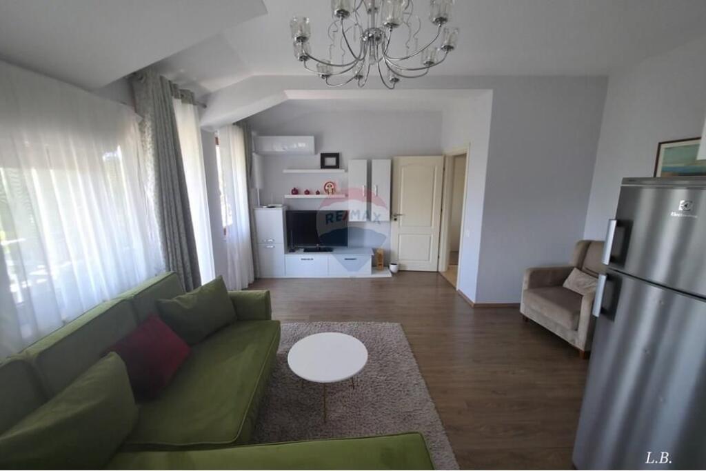 Apartament me qira pranë Liqenit të Tiranës