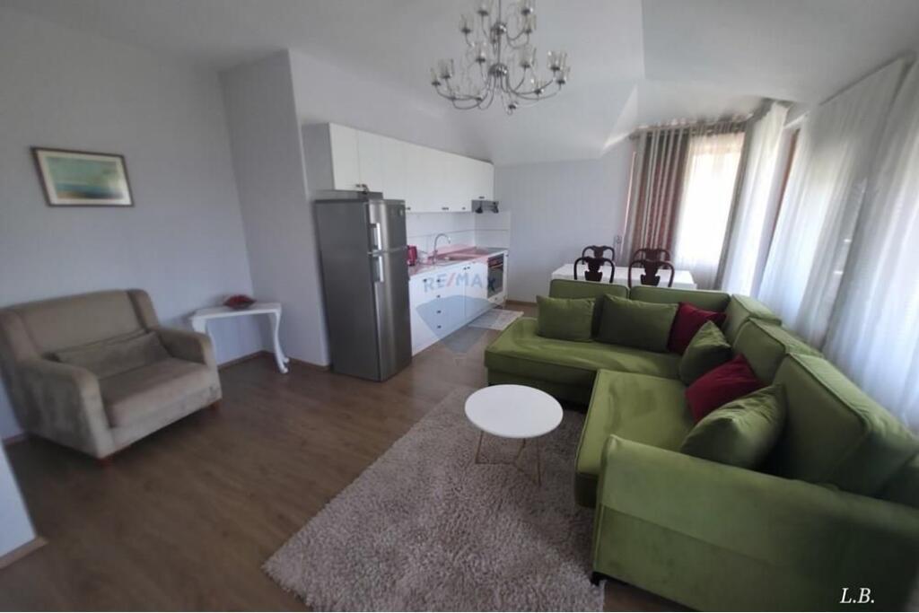 Apartament me qira pranë Liqenit të Tiranës