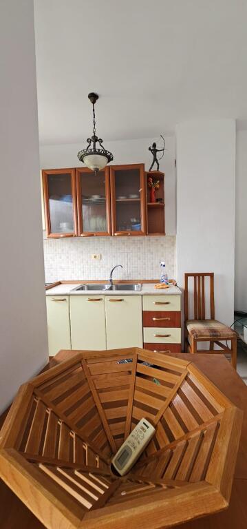 APPARTAMENTO 1+1 IN AFFITTO SHKEMBI KAVAJES, VICINO AL RESORT KAMELIA 340 EURO / MESE (netto)