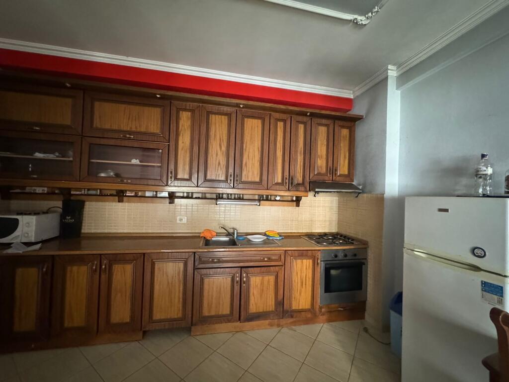 Appartamento 2+1, Astir!