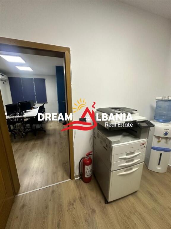 Ufficio in affitto in Via Brigada VIII, Bllok (ID 42611387)