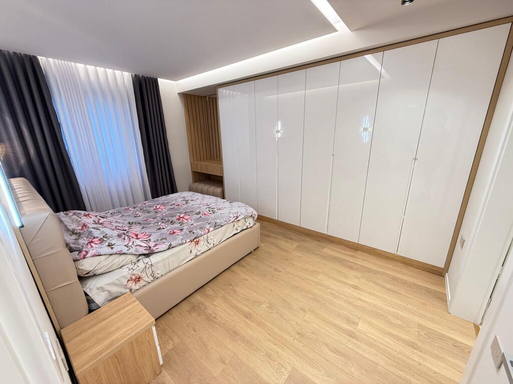 📣 QERA Super Apartament 2+1+2 tualete +2 poste parkimi 📍Liqeni i thate ,Kompleksi Fz