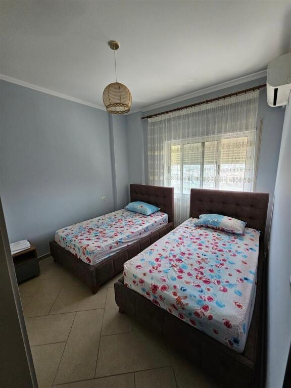 Jepet me qera apartament 2+1 tek Liqeni i Thate