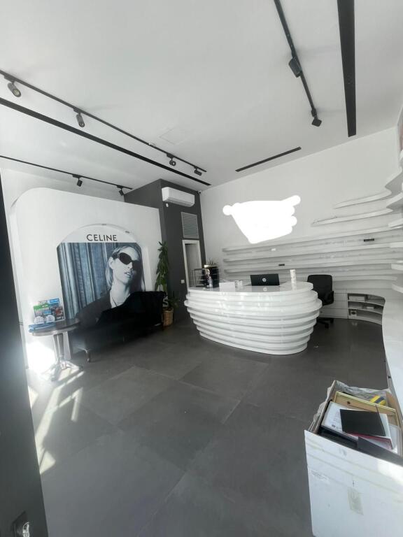 SHOP FOR RENT 90M2 1800 EURO DINAMO STADIUM