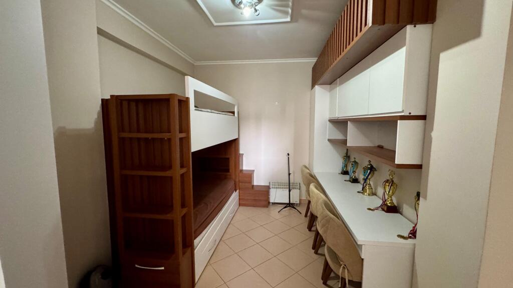 🏡 Apartament me Qira – Kodra e Diellit, Tiranë 🌿