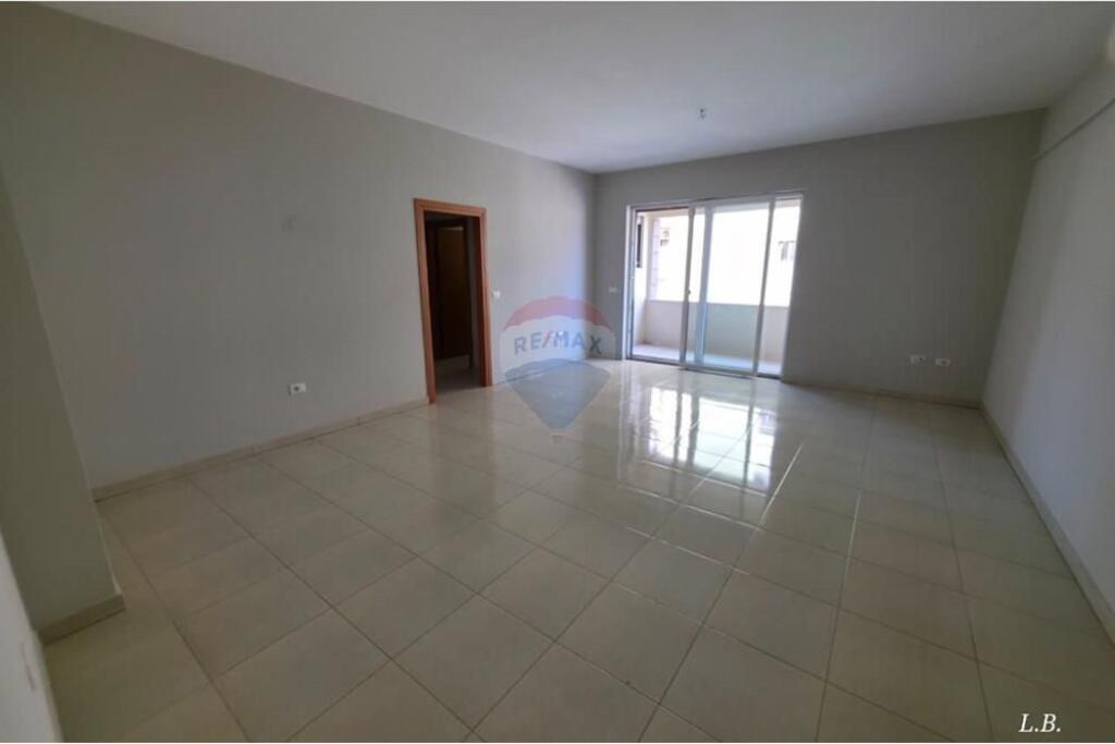 Locale per uffici in affitto in Via Bogdaneve !