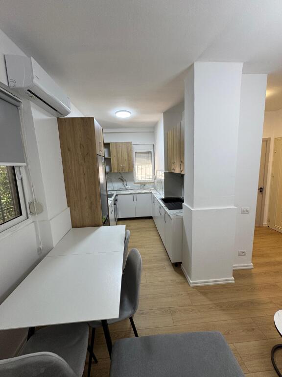 Apartment 2+1+2 for sale Kodra e diellit, Bill Klinton