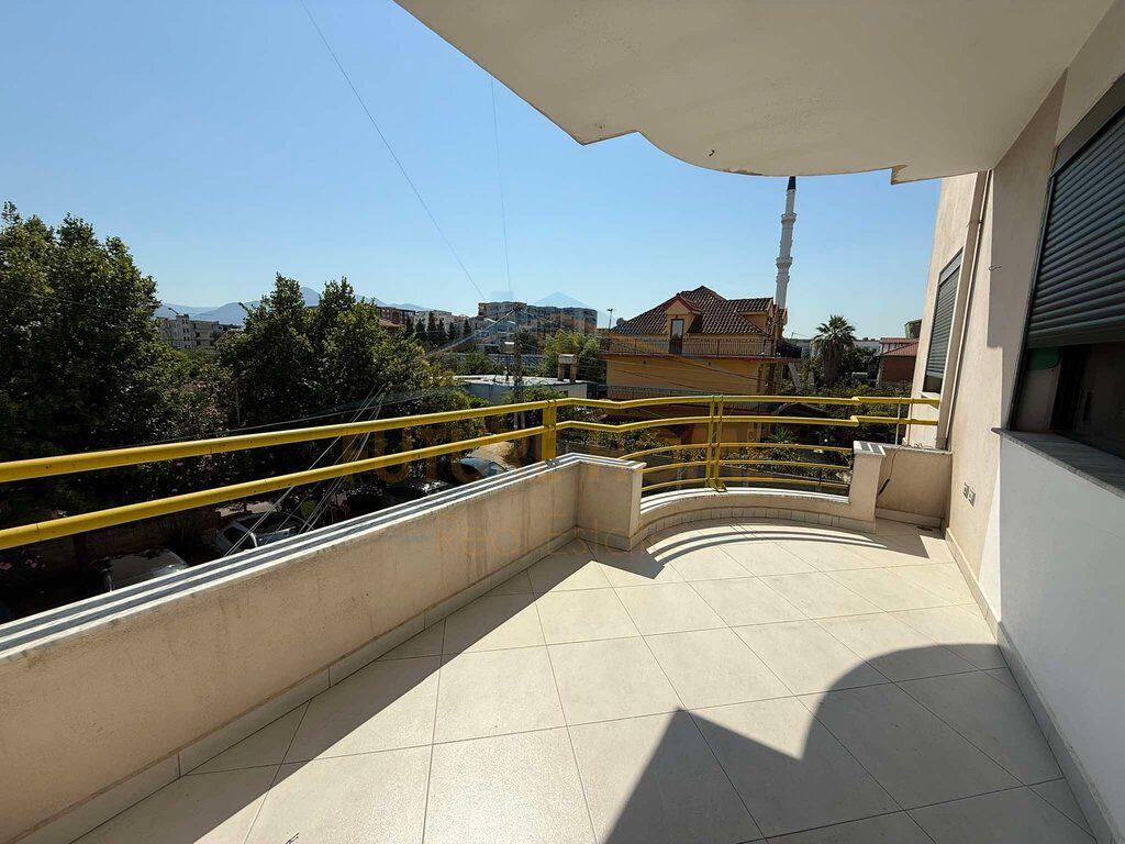 Rent, Apartment 2+1, Kamëz. 350 €,UNA55178