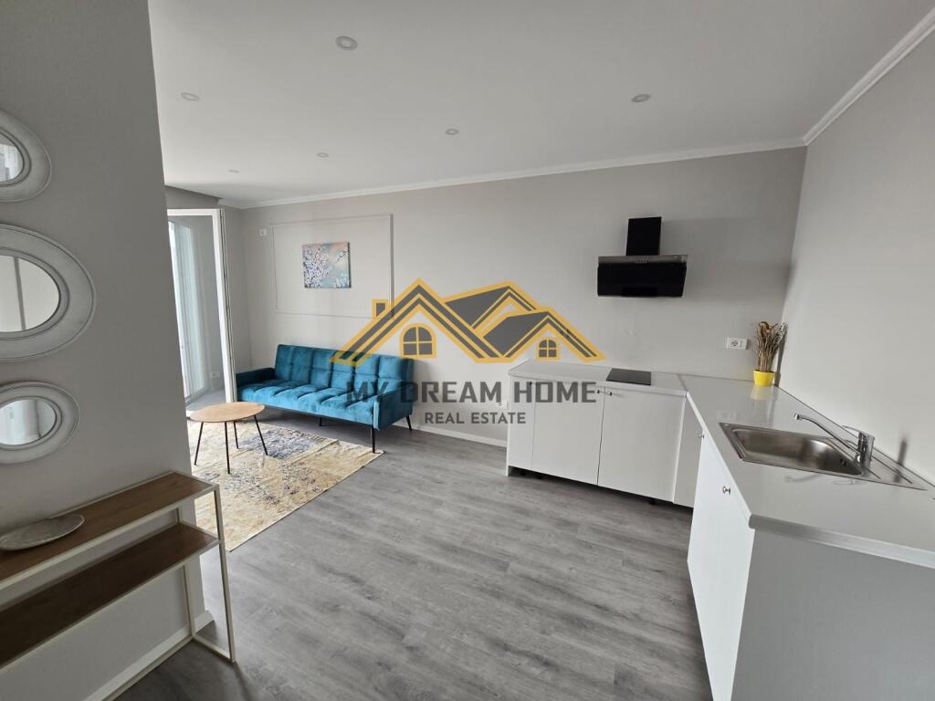 MONOLOCALE IN VENDITA UKD DURRES CON VISTA COMPLETA SUL MARE!!